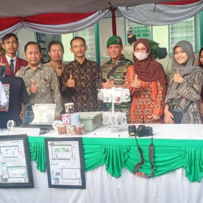 Stand Pameran Dari Smkn 1 Panyingkiran