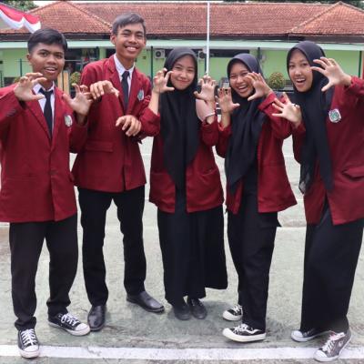 Tim Pameran Smkn 1 Panyingkiran Dkv Busana